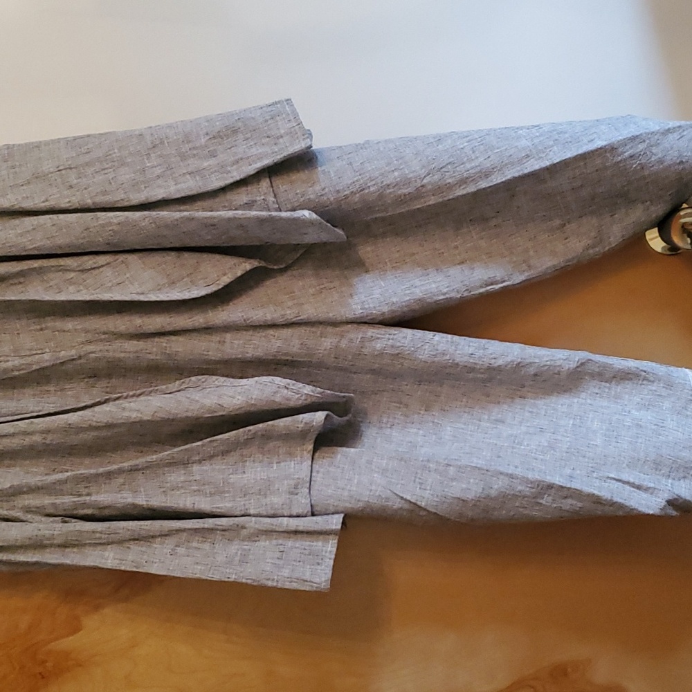 NWOT Shawl collar open jacket 3/4 sleeves. Matching wide pants with ruched sides